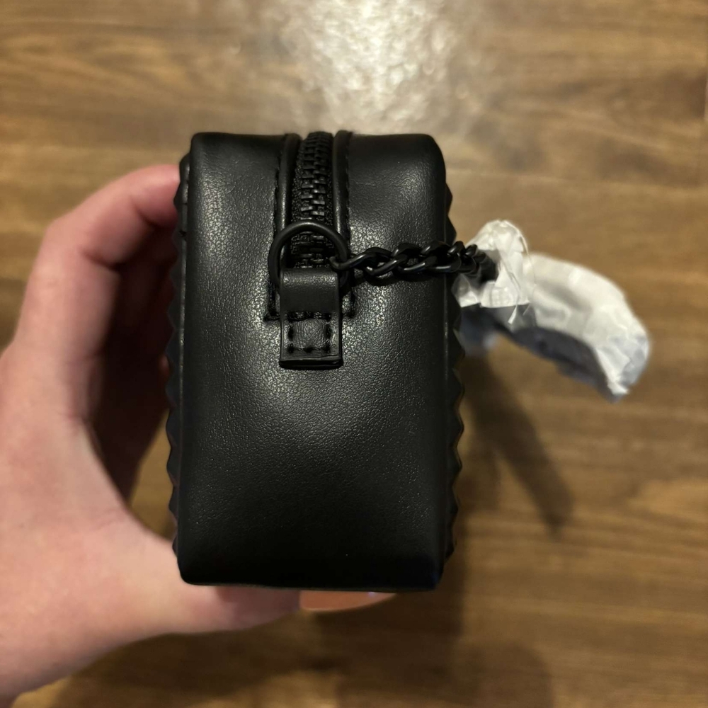 ✨NEW!✨ VALENTINO BLACK PHONE PURSE HANDLER - Picture 9 of 17